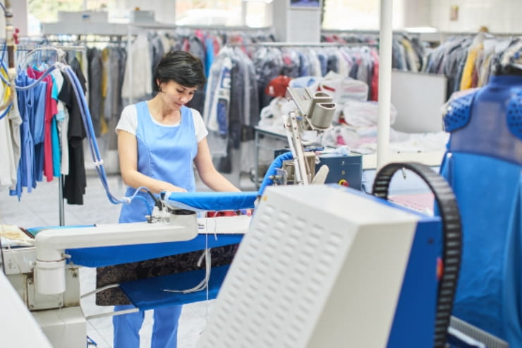 commercial laundry service in Abu Dhabi for businesses and bulk laundry